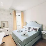 Elegant 5 Minutes From The Subway Apartment *