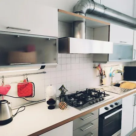 Elegant 5 Minutes From The Subway Apartment