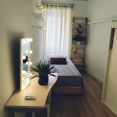 Elegant 5 Minutes From The Subway Apartment
